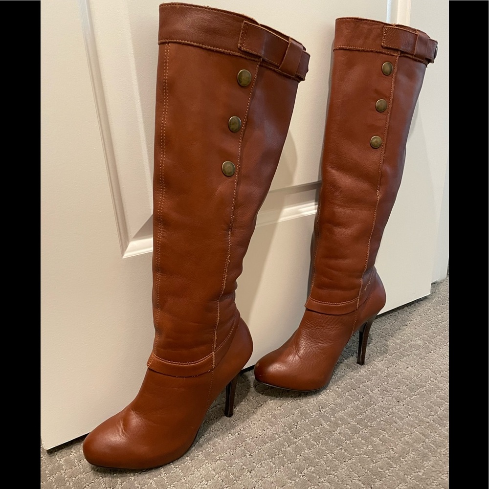 Size 6.5 lined camel boots. Brand is last picture- I believe “Peace Love Shoes.”